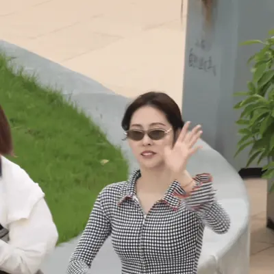 顾青璃：张碧晨这身穿着打扮也太时尚了吧！