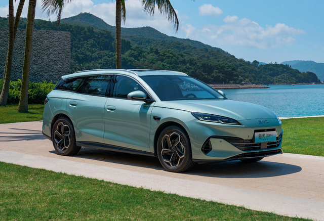 搭载1.5L+电机混动，续航无忧，10.98万就能拿下的旅行车