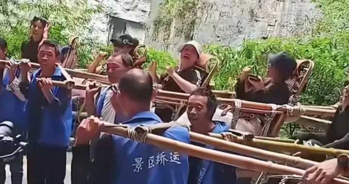 老外跑到张家界给轿夫上了一课，轿夫表示这辈子没听过这要求！