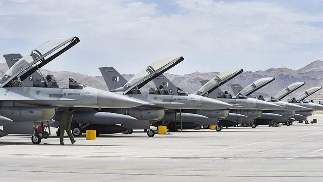 布衣小农人：巴基斯坦出手了！ 4月11日