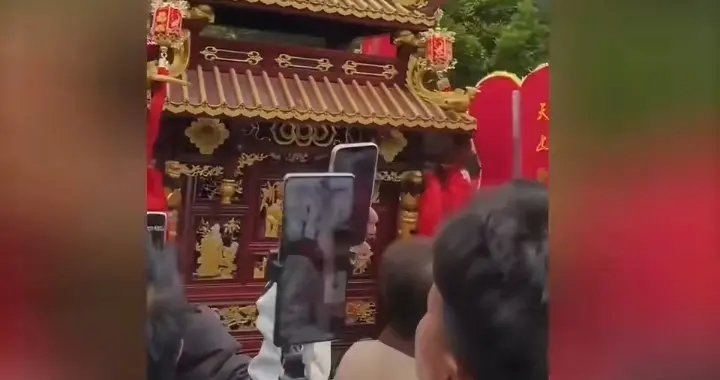 许某彻底慌了：不怕妈祖降罪，就怕闽粤商人不跟他合作了。