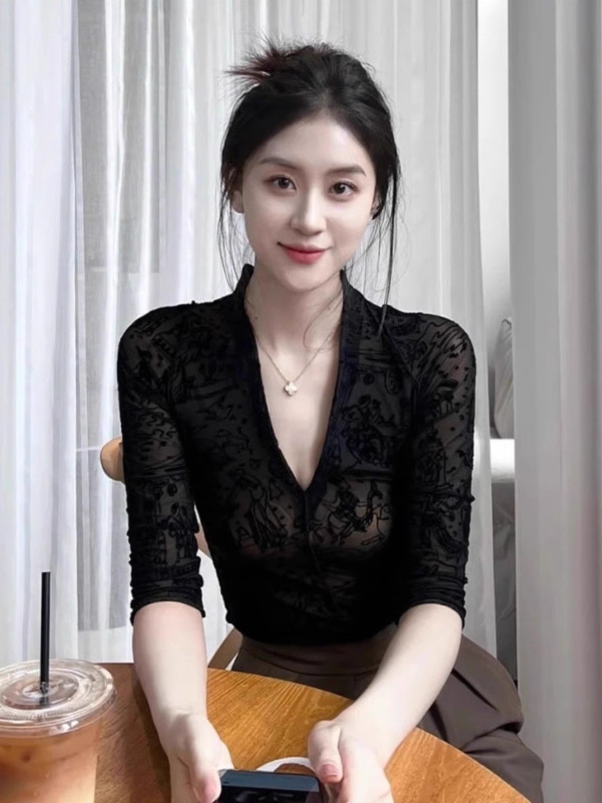 巴黎天鹅高级感黑色蕾丝衫女2025春季设