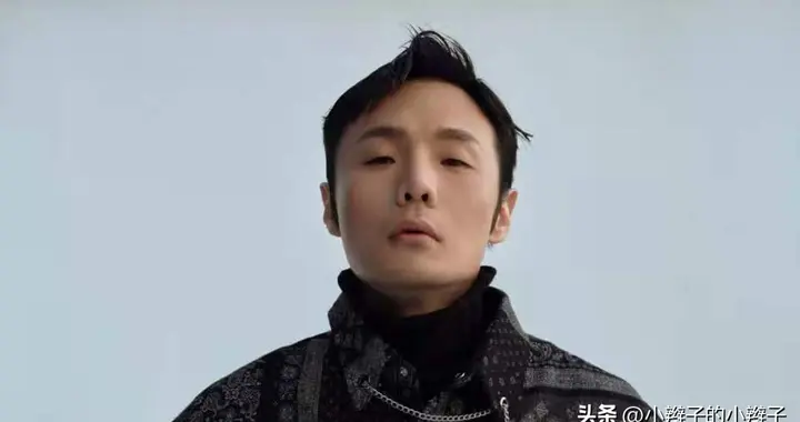 作曲100%一致？李荣浩《小眼睛》是否抄袭日本歌手？硬核分析！