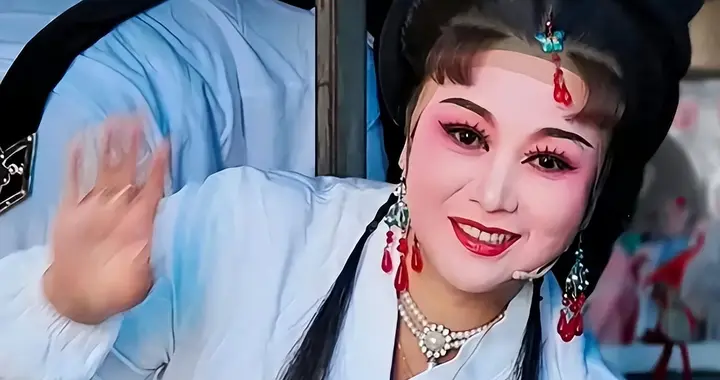 知名艺术家去世！半夜在河边洗衣时溺水身亡，知情人曝出更多内幕
