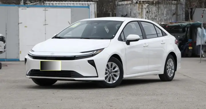 卡罗拉双擎9.9万起，轴距加长还标配辅助驾驶，这款新车你看不看?