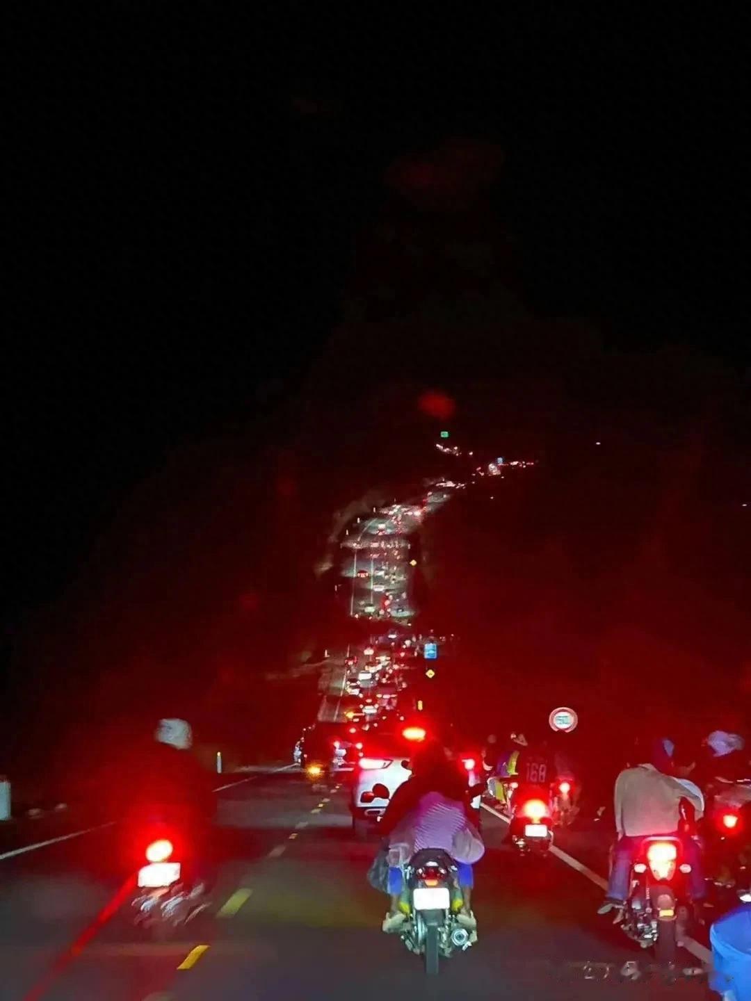 泰柬冲突急转直下，世界三个没想到