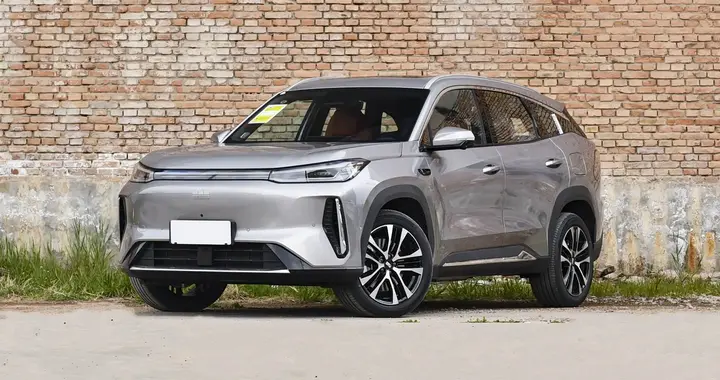 吉利推出全新插混SUV，纯电续航225km定位10万级，次顶配值得考虑