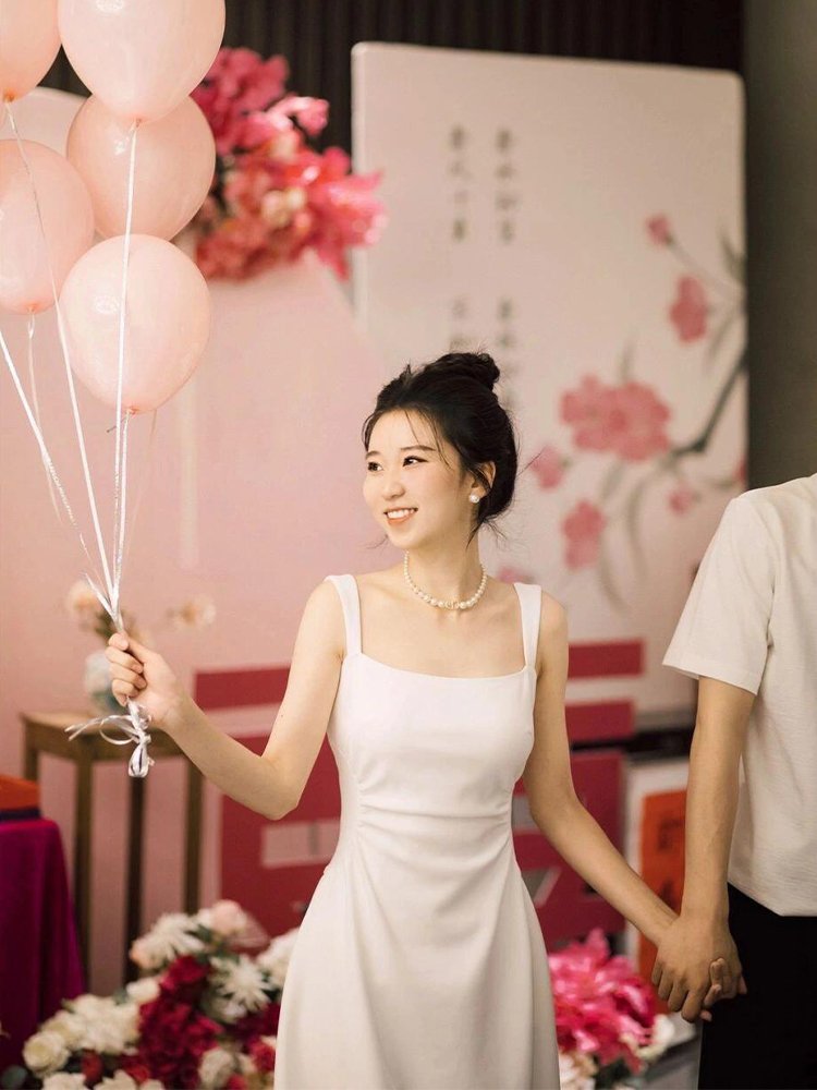 party小礼裙订婚礼服绝美白色吊带裙