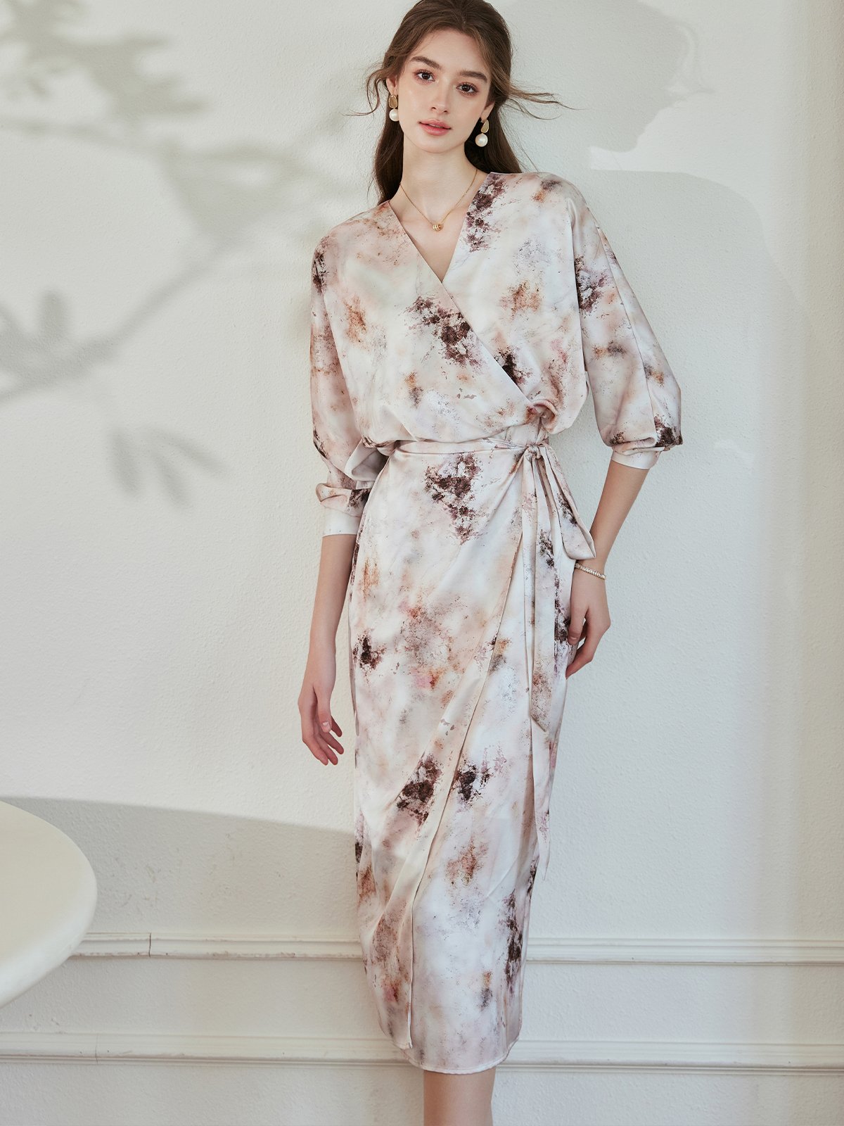 复古印花收腰连衣裙 轻松get职场优雅范