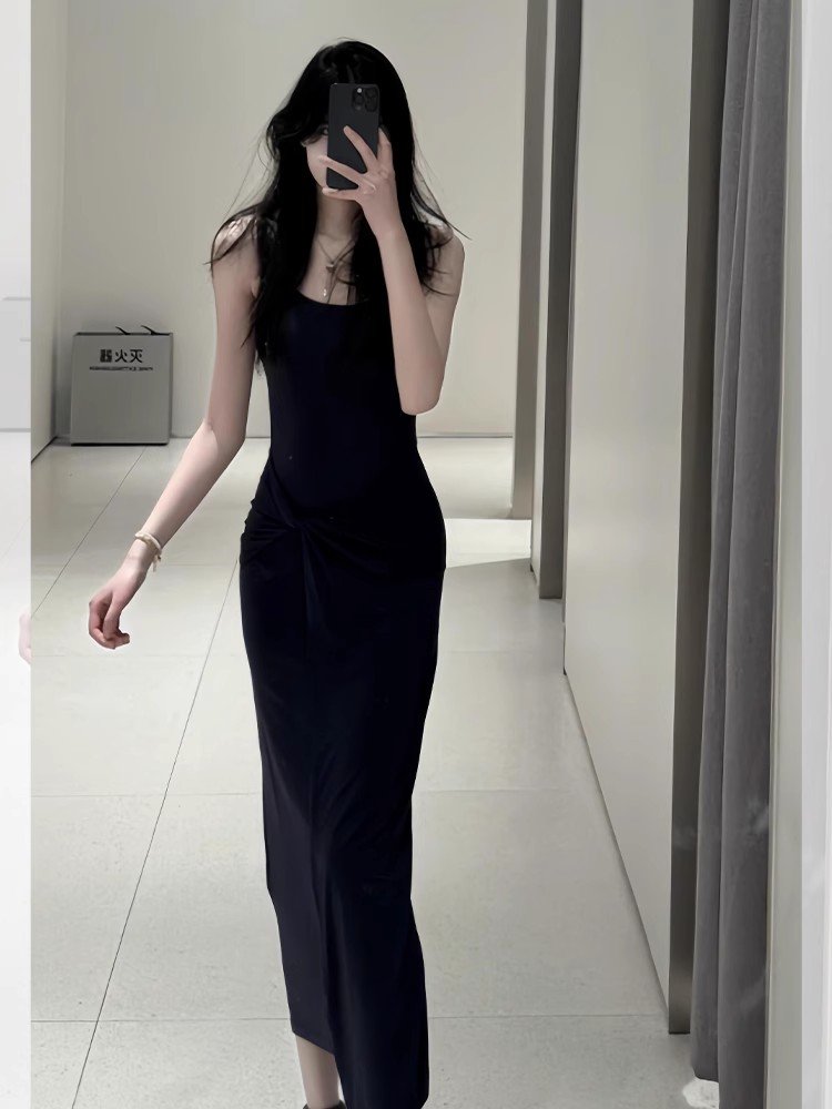 黑色赫本风大领口修身长裙子女夏季茶歇小众