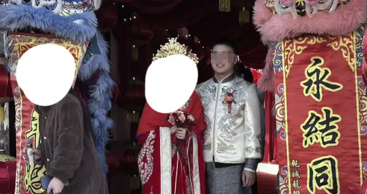 27岁男子结婚半年跳河身亡，离婚没离成，妻子在车里逼他