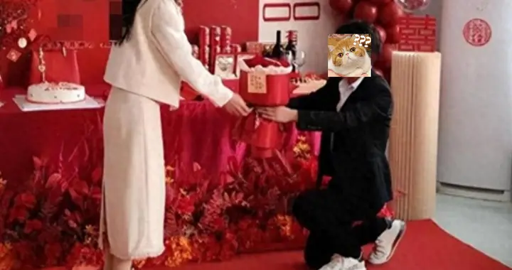 白嫖订婚酒后续：新娘底细被扒，聊天记录曝光，老板遭遇倒闭危机
