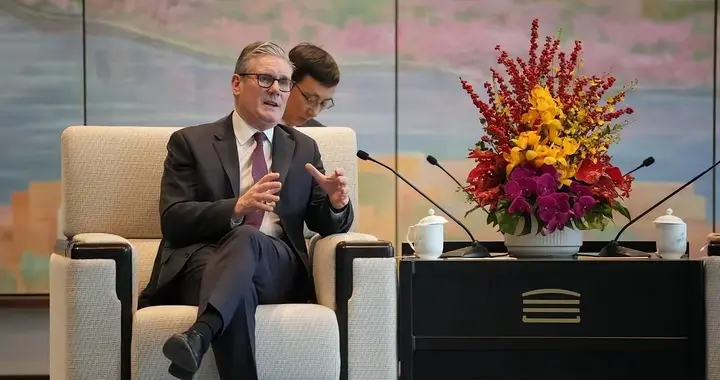 斯塔默对华“变脸”背后：英国制裁清单缘何连累中国企业？