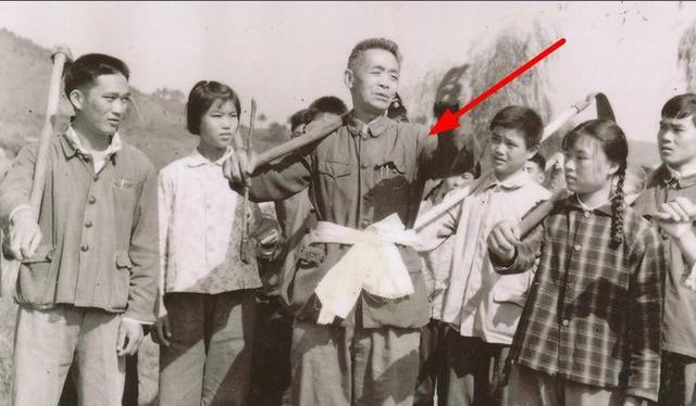 “将军农民”甘祖昌，谢绝组织安排，连打三次报告请求回乡当农民