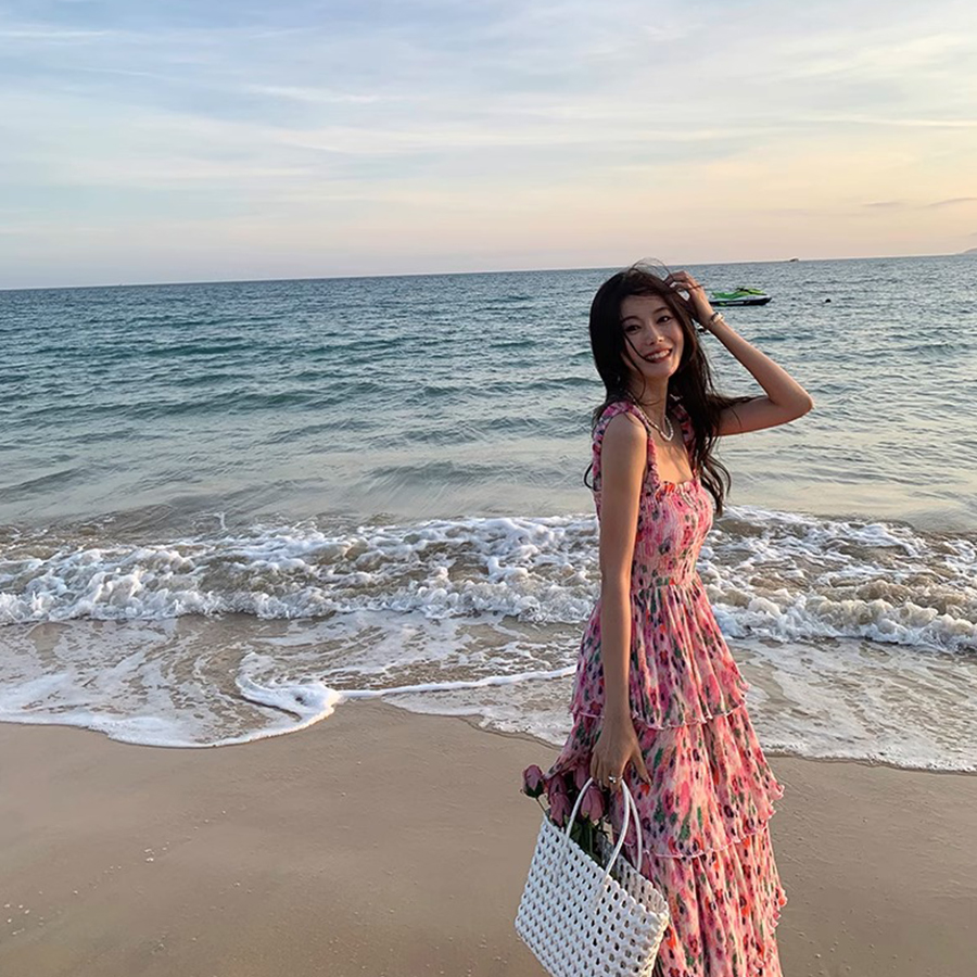茶歇法式碎花吊带连衣裙女夏季海边度假气质