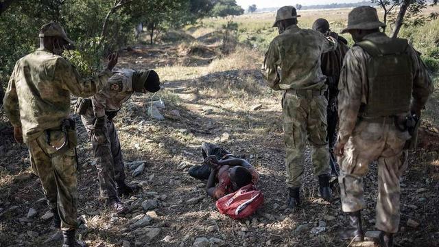 努力的坤坤：伊朗士兵太厉害了， 在没经过