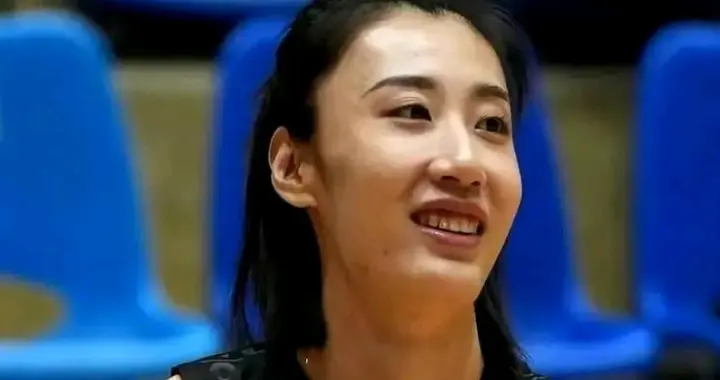 谁将成为新一届中国女排副攻线上的幸运儿？