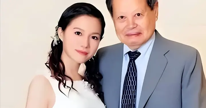 杨振宁走了才一年，荒唐事又来！翁帆近况曝光，荒唐一幕再次上演