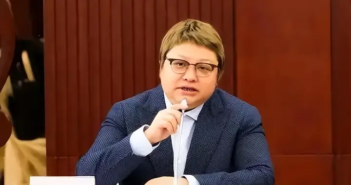 全网群嘲韩红，是博主蹭热度还是事出有因？揭开舆论背后遮羞布