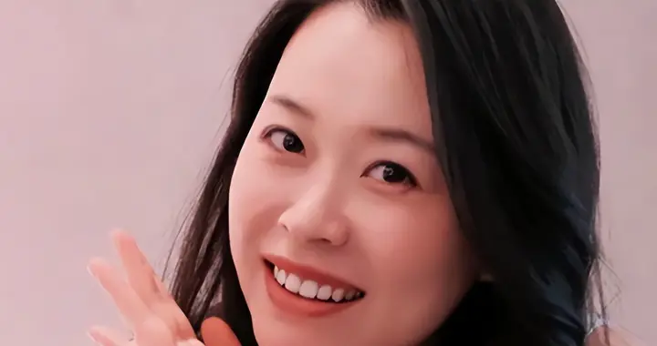 杭州跪地救人女子找到！新华社点名，工作单位曝光，难怪后怕不已