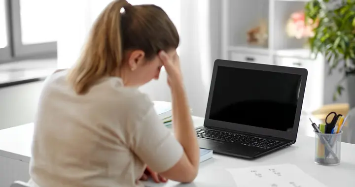 崩溃！学校逼，家长逼，父母逼，逼的我像个陀螺转个不停。