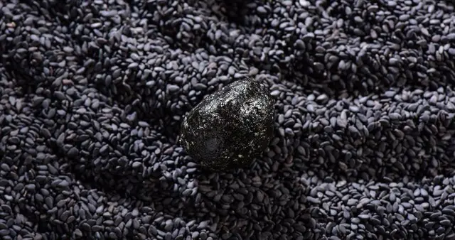 **黑芝麻：被低估的养生瑰宝，科学食用方显奇效**