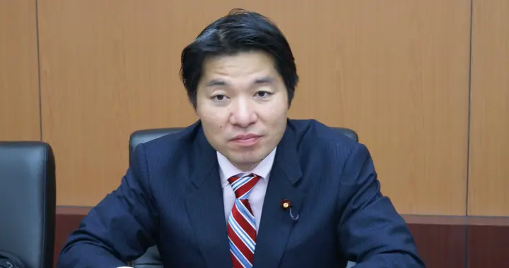 中日大吵一架，访华议员已被收拾，日本另派人来中国，有不情之请