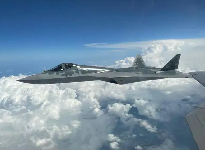 连夜官宣“空战首杀”，转头却被印度“退货”！苏-57到底“翻车”在哪？...