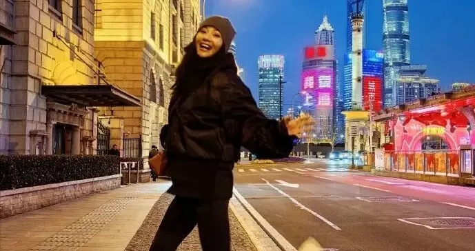 Ella“太好了”爆上热搜！54岁瞿颖凭“反内卷活人感”杀回顶流