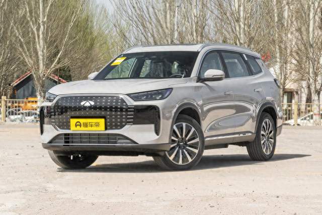 风云T8｜10万级电混家用SUV，5+2灵活空间适配多元家庭