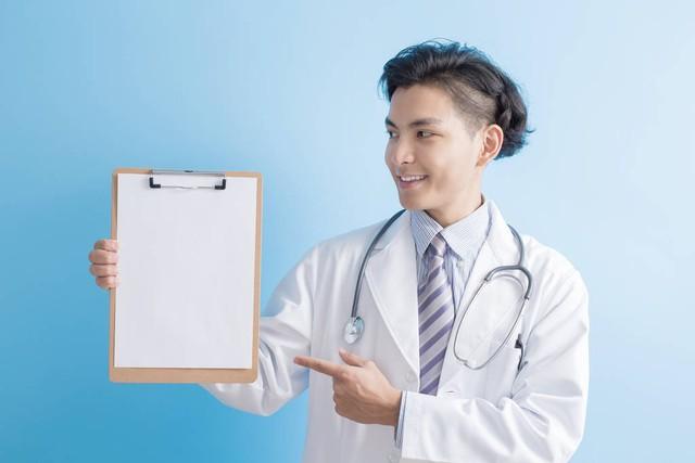 喝完水就想尿，是“未老肾先衰”？医生：这些才是真正的危险信号