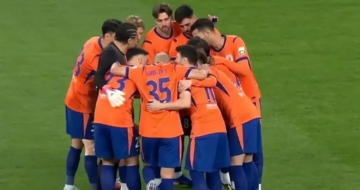 泰山队主场不败告破，两连败状态萎靡，大连喜迎两连胜