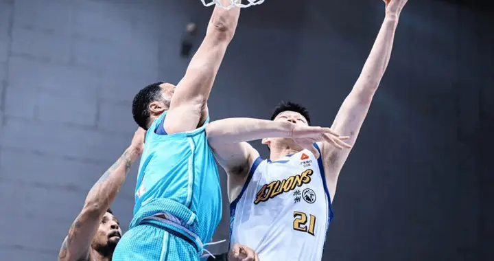 胡金秋狂砍31分，犹如定海神针，广厦五人得分上双93-84客胜青岛