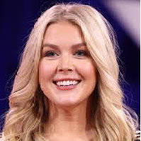 28岁掌舵白宫麦克风：特朗普的“门徒”有多猛？白宫新闻秘书卡洛琳·莱维...