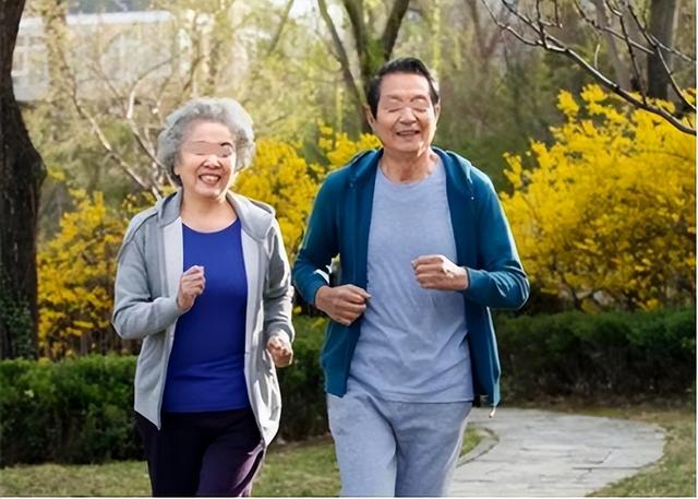 人老了，不在于走路，不在于喝水，年过60，请牢记6句长寿准则