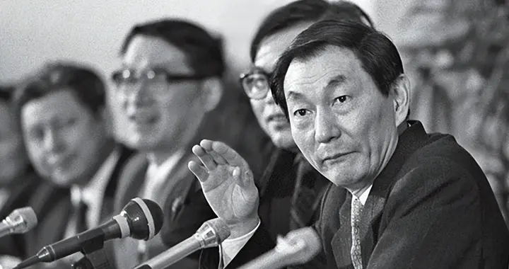 88年朱镕基说了一句话，有人自作聪明加了两个字，他当场拍了桌子