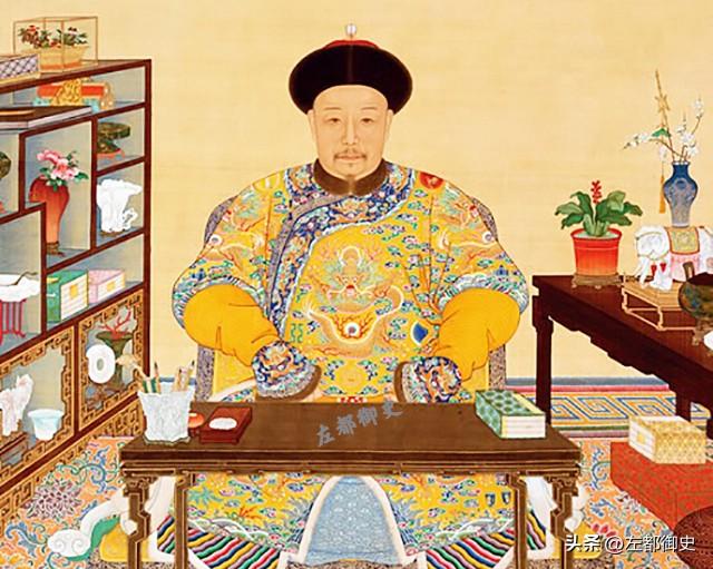 他是乾隆首席御用文人，用时被捧上了天，弃时则打入十八层地狱