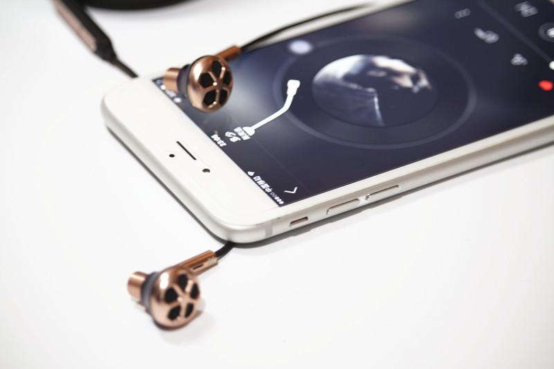 全球第一款陶瓷工艺耳机来自中国万魔声学_最