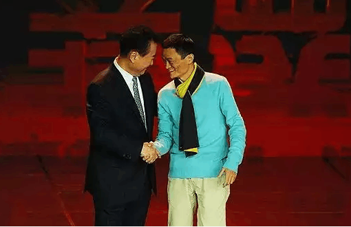 马云和王健林强强联手了? 两人合力一起打压美