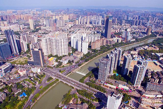 中国西部地区唯一一座特大城市