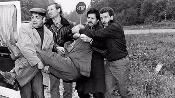 苏联歌曲小路伴奏左手曲谱