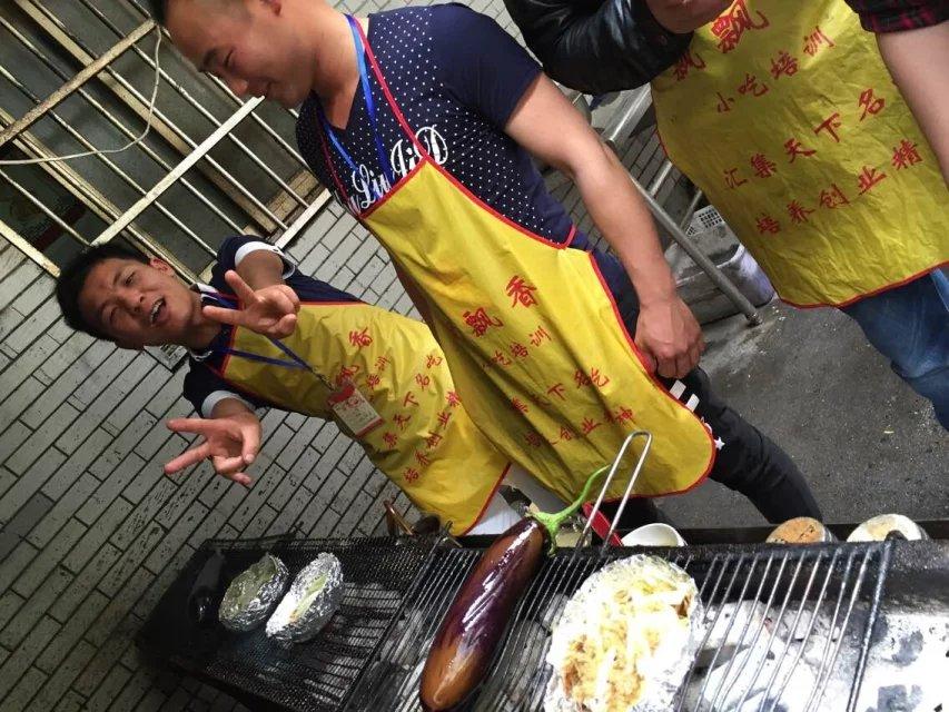 路边摊小吃又怎样,他一年照样赚十万,奇胜教育