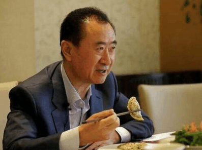 看了王健林刘强东用餐, 在看完马云吃饭 才懂什