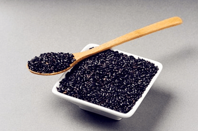 想要补肾益气, 每天喝一碗黑米粥健康又长寿