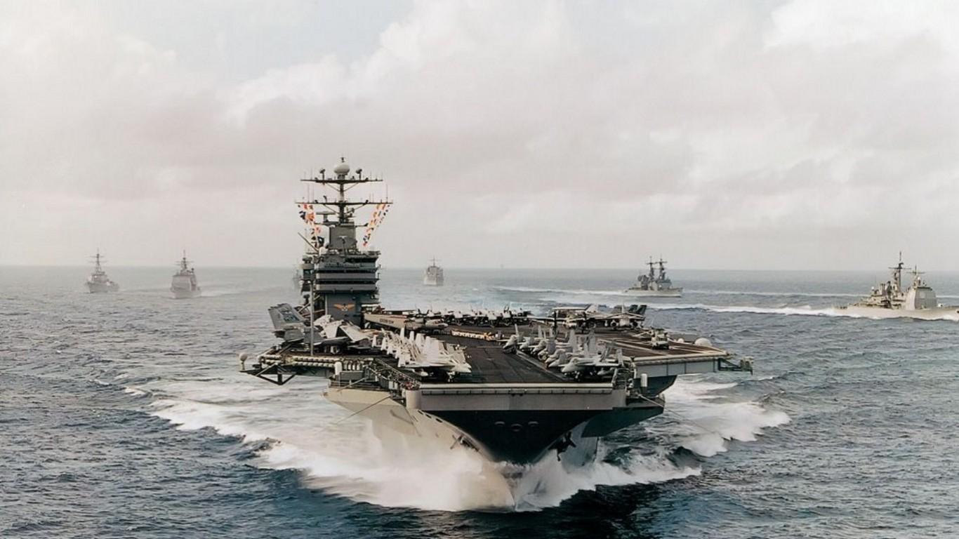 出海巡逻总有外军做这小动作, 中国需三艘航母