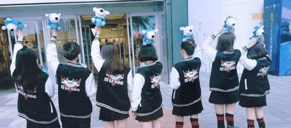 LOL: 京东女子战队招收完成, 必须漂亮, 会唱歌