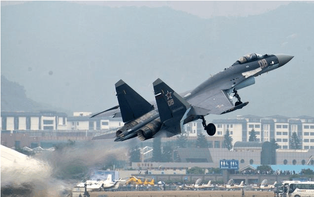 俄罗斯苏-35的引进造成我国最强四代机下马?