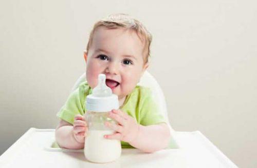 宝宝吃奶少不进食怎么办? 妈妈们这样做就对了