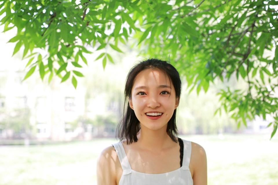 我不祈求用我的真心换取你的真爱, 只是人生的无奈, 又怎能暗然消匿于卷帘西风中