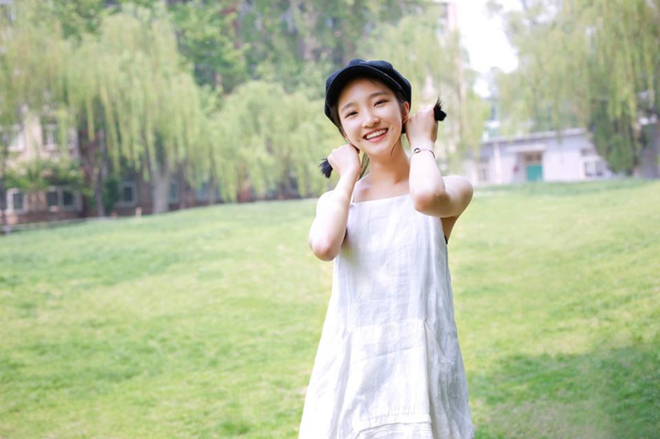 我不祈求用我的真心换取你的真爱, 只是人生的无奈, 又怎能暗然消匿于卷帘西风中